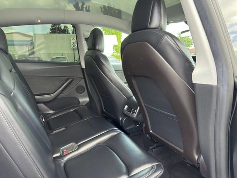 Used 2021 Tesla Model Y Long Range AWD/4WD image 12