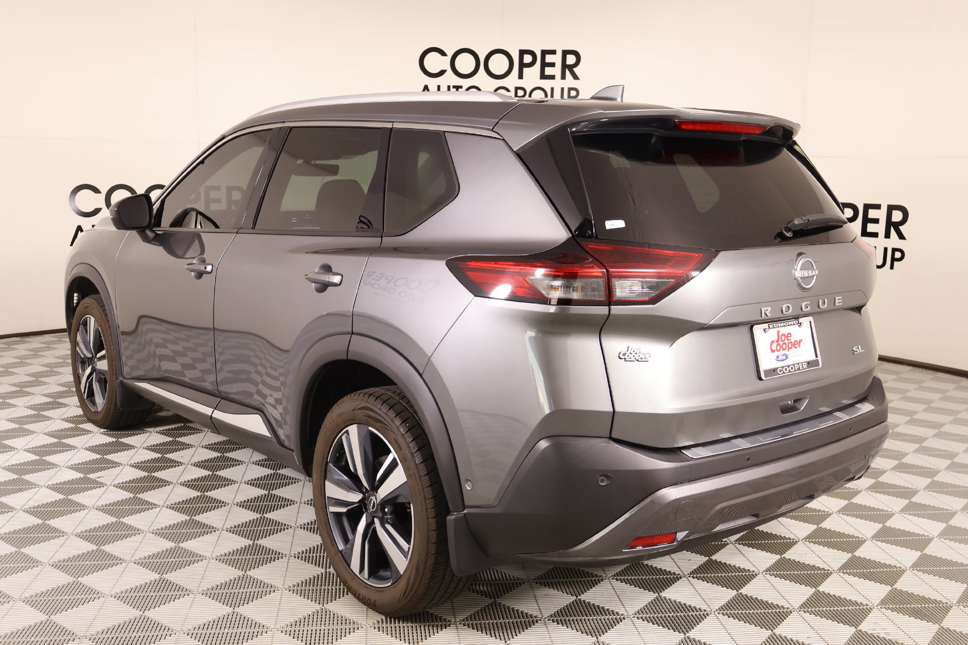 Used 2023 Nissan Rogue SL w/ SL Premium Package FWD image 24
