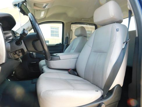 Used 2010 Chevrolet Silverado 1500 LT AWD/4WD image 3