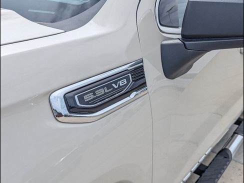 New 2026 GMC Sierra 1500 SLE w/ X31 Off-Road Package AWD/4WD image 11