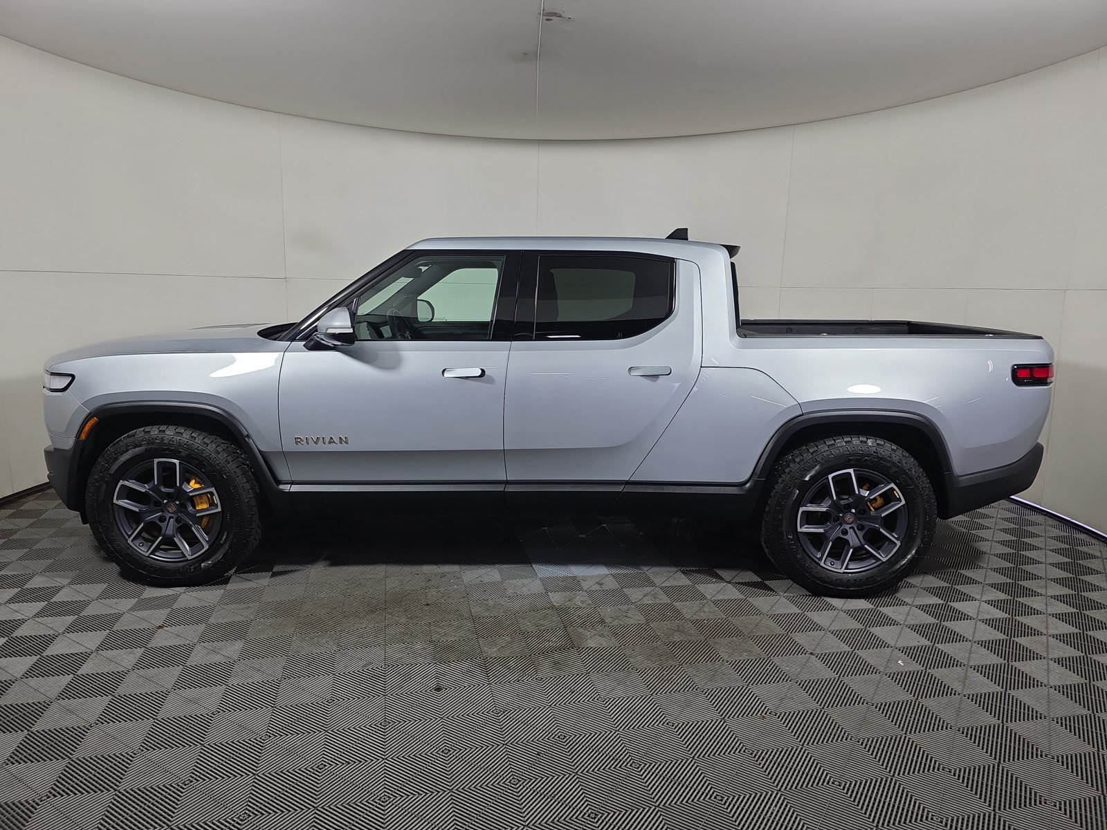 Used 2023 Rivian R1T Adventure Quad AWD/4WD image 2