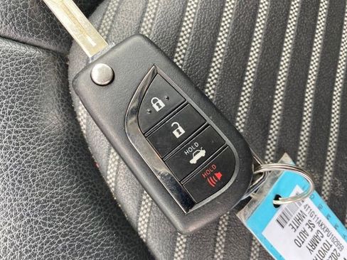 Used 2023 Toyota Camry SE image 22