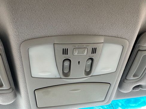 Used 2013 Nissan Quest LE image 25