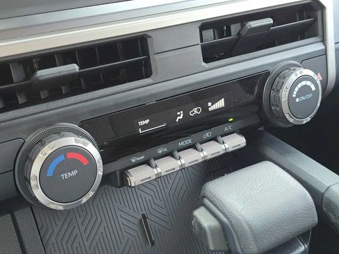 Certified 2026 Toyota 4Runner SR5 AWD/4WD image 35