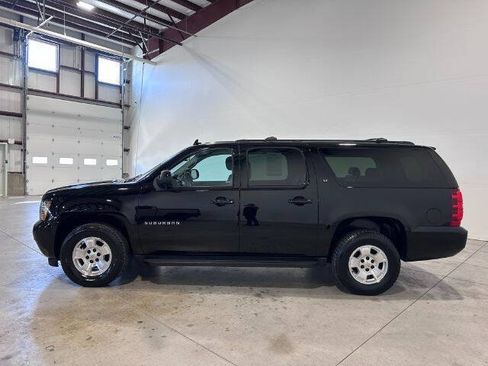 Used 2013 Chevrolet Suburban LT w/ Luxury Package AWD/4WD image 8