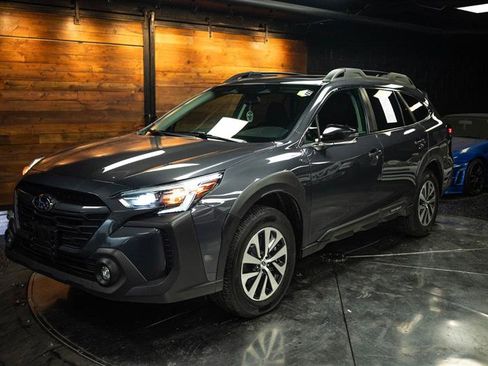 Used 2023 Subaru Outback Premium AWD/4WD image 2