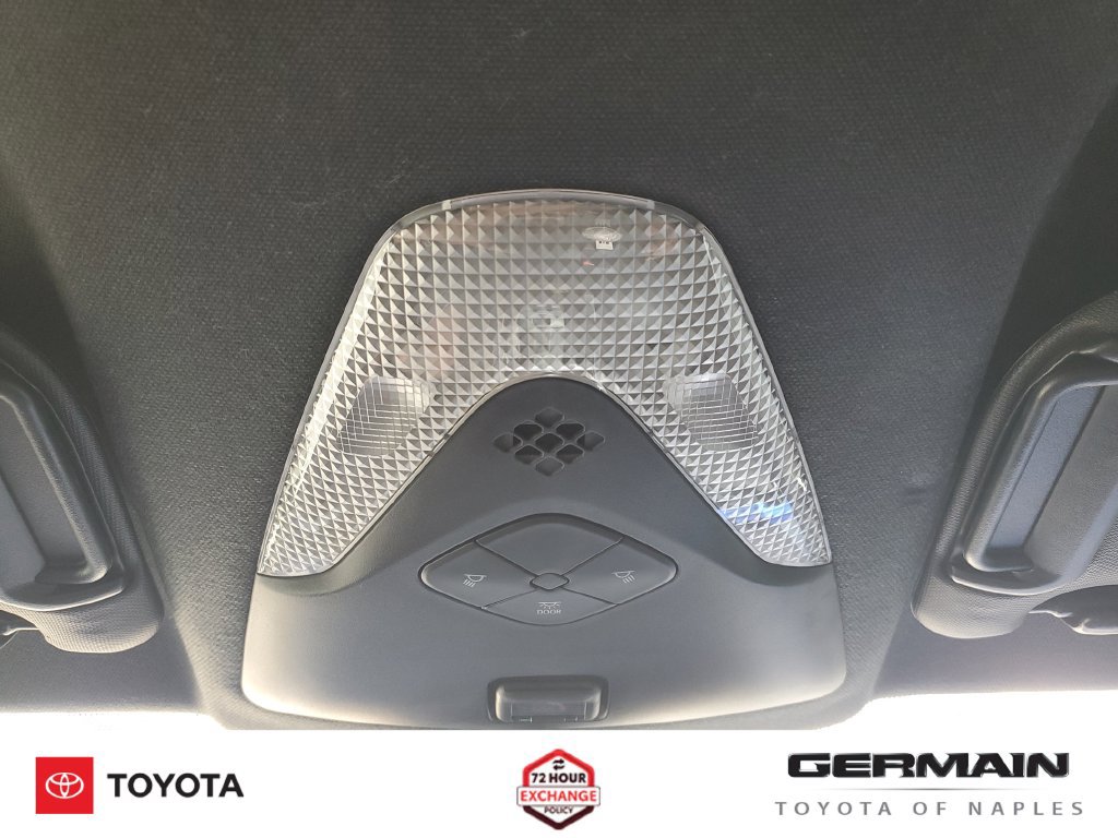 Used 2021 Toyota C-HR XLE FWD image 34