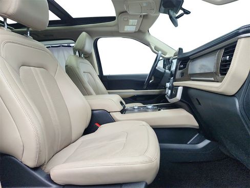 Used 2023 Ford Expedition Limited image 29