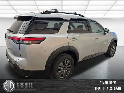 New 2025 Nissan Pathfinder SV image 5