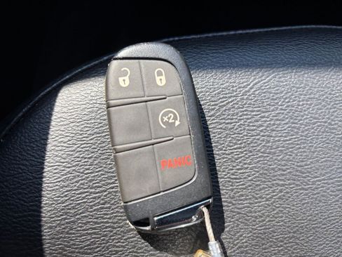 Used 2025 Jeep Compass Limited AWD/4WD image 27
