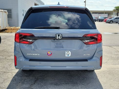 Used 2025 Honda Odyssey Elite image 5