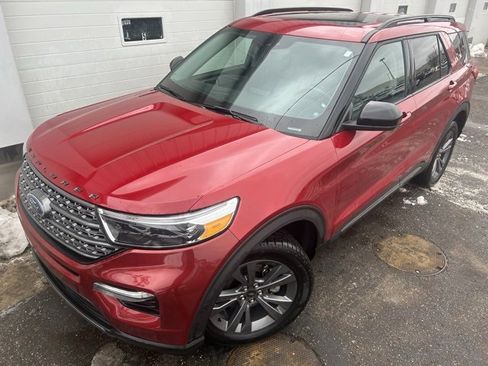 Used 2023 Ford Explorer XLT w/ Equipment Group 202A image 1