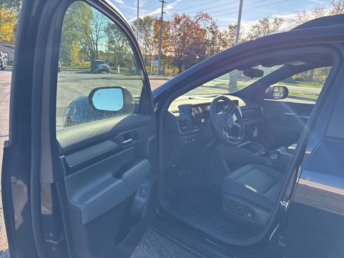 New 2026 GMC Terrain AT4 w/ LPO, Black Badging Package image 7