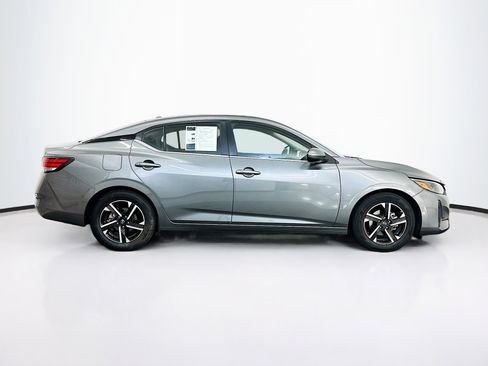 Used 2025 Nissan Sentra SV FWD image 10