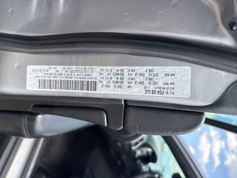 Used 2018 Jeep Grand Cherokee Limited AWD/4WD image 31