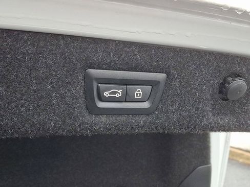 Used 2022 BMW 530i xDrive w/ Premium Package image 28