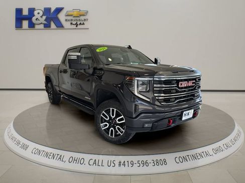 Used 2024 GMC Sierra 1500 AT4 w/ Technology Package AWD/4WD image 1