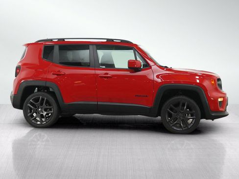 Used 2022 Jeep Renegade Latitude w/ Convenience Group AWD/4WD image 3