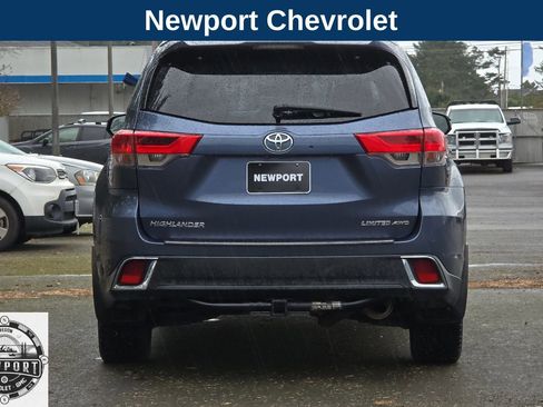 Used 2017 Toyota Highlander Limited w/ Protection Package #3 image 6
