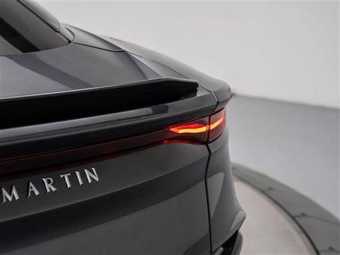 Used 2023 Aston Martin DBS Coupe image 40