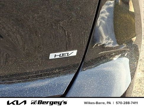 Certified 2025 Kia Niro LX image 33