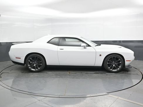 Used 2021 Dodge Challenger R/T Scat Pack RWD image 5