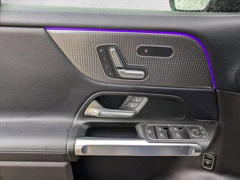 Used 2020 Mercedes-Benz GLB 250 image 17