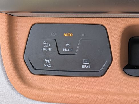 Used 2025 Volkswagen ID. Buzz 1st Edition w/ Cupholders Package AWD/4WD image 25