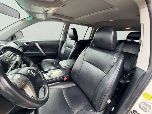 Used 2010 Toyota Highlander SE AWD/4WD image 17