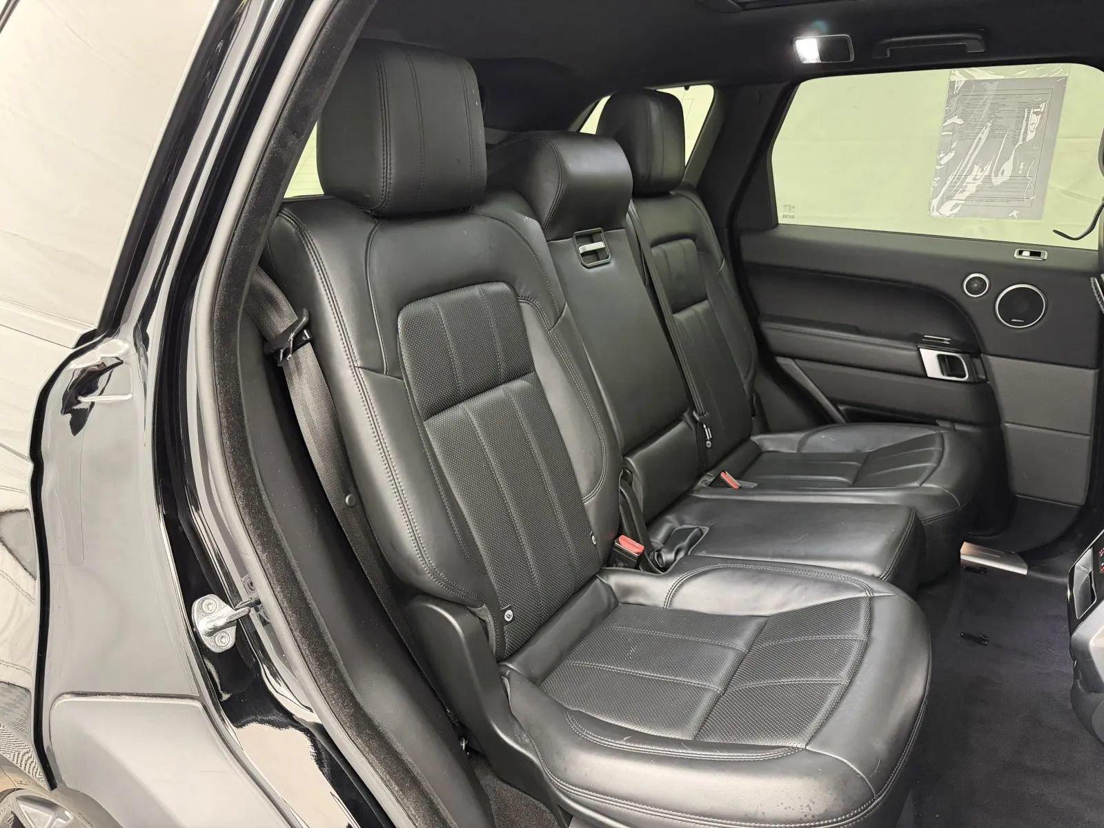 Used 2019 Land Rover Range Rover Sport HSE AWD/4WD image 38