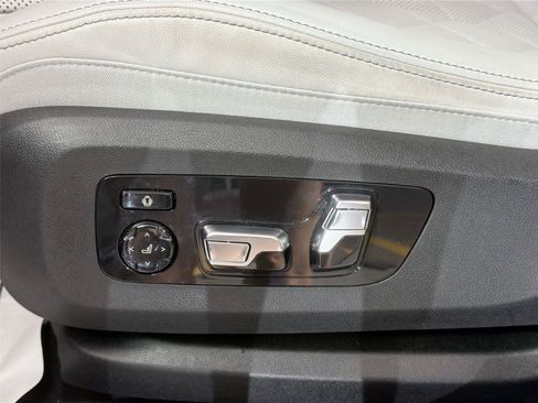 Certified 2026 BMW X6 xDrive40i AWD/4WD image 17