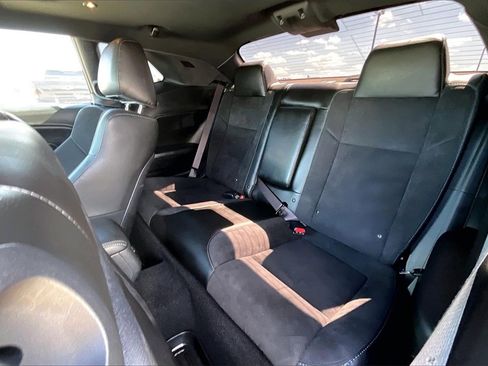 Used 2022 Dodge Challenger R/T w/ Plus Package image 17