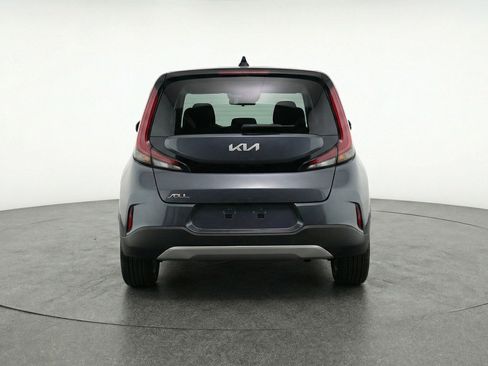 Used 2025 Kia Soul LX w/ LX Technology Package FWD image 7