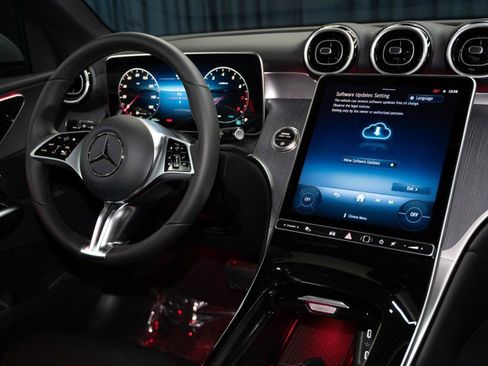 New 2027 Mercedes-Benz GLC 300 image 17