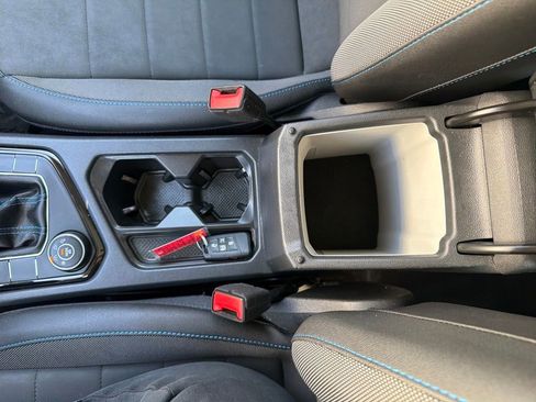 Used 2024 Volkswagen Taos SE image 8