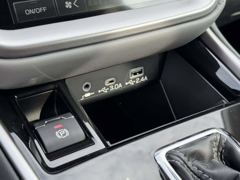 New 2025 Subaru Outback Premium image 13