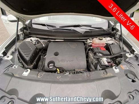 Used 2023 Chevrolet Traverse LT FWD image 49
