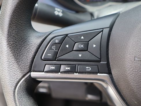 Used 2024 Nissan Versa SV FWD image 11