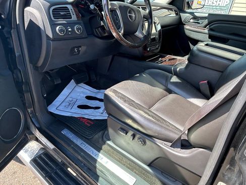 Used 2014 GMC Sierra 2500 Denali w/ Suspension Package, Off-Road AWD/4WD image 10