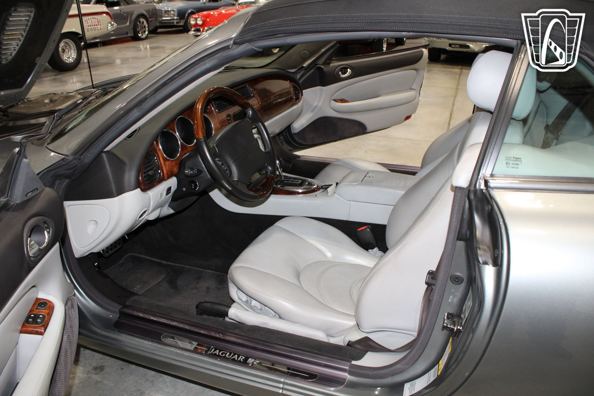Used 2004 Jaguar XK8 Convertible RWD image 6
