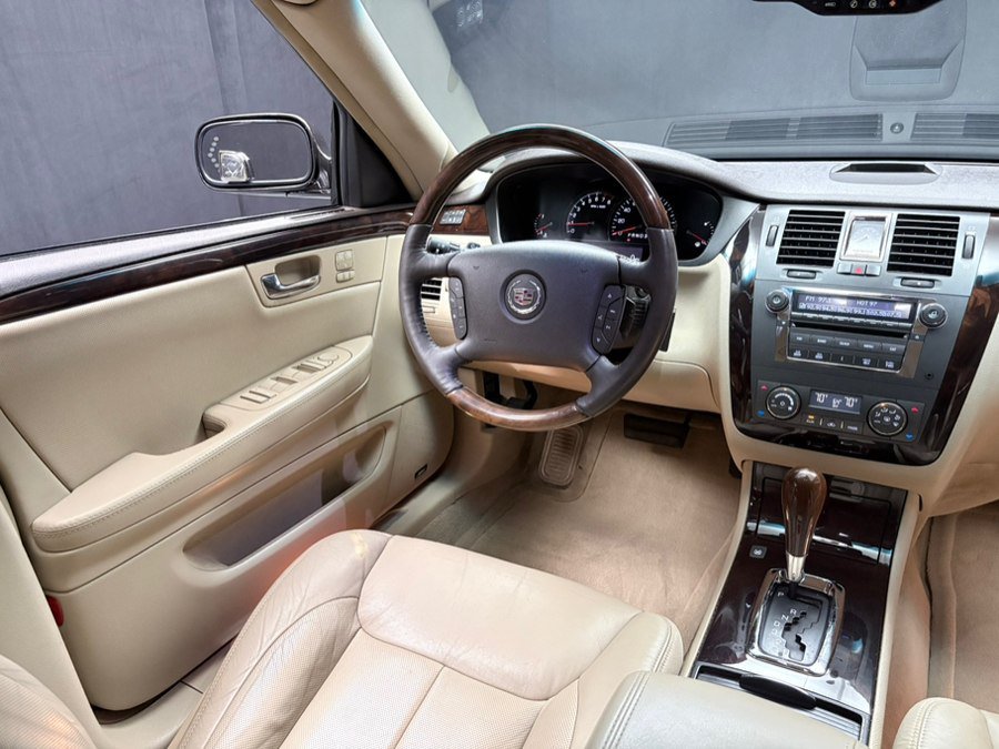 Used 2008 Cadillac DTS FWD image 36