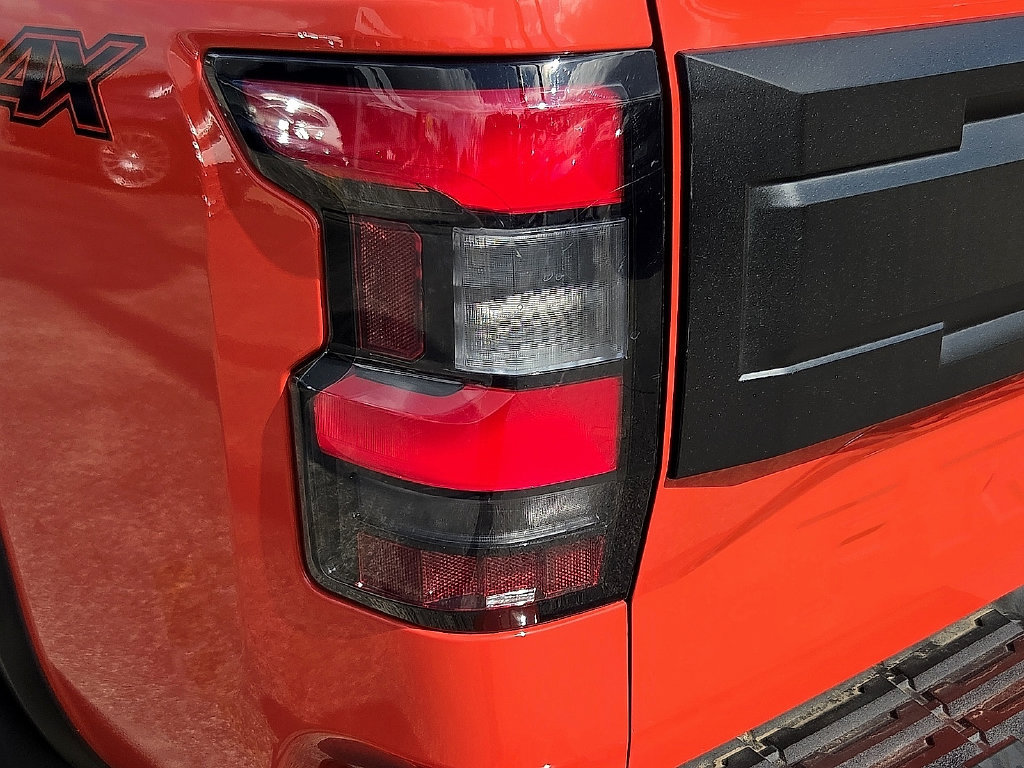 Used 2025 Nissan Frontier PRO-4X w/ Interior Protection Package AWD/4WD image 8
