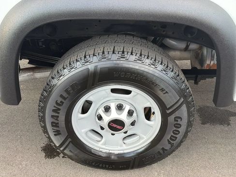 Used 2019 GMC Sierra 2500 4x4 Double Cab w/ Sierra Convenience Package image 8