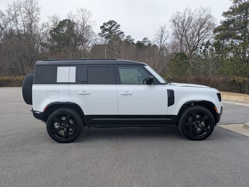 New 2026 Land Rover Defender 110 X-Dynamic SE image 4