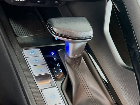 Used 2024 Hyundai Elantra Limited image 24