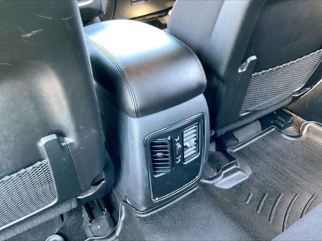 Used 2019 Dodge Durango SXT w/ 3rd Row Seating Group AWD/4WD image 10