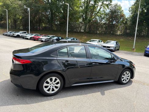 Used 2022 Toyota Corolla LE FWD image 12