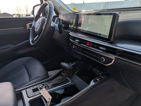 Used 2025 Kia Sorento S w/ Panoramic Sunroof Package image 25