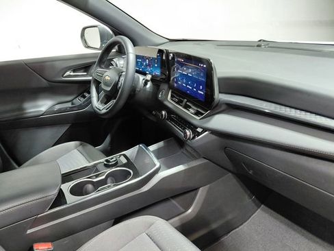 Used 2026 Chevrolet Equinox LT AWD/4WD image 22