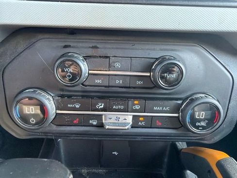 Used 2023 Ford Bronco Badlands w/ Sasquatch Package AWD/4WD image 28